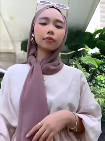 Bokep Indo | Rekaman Hijab Tocil Yang Tersebar