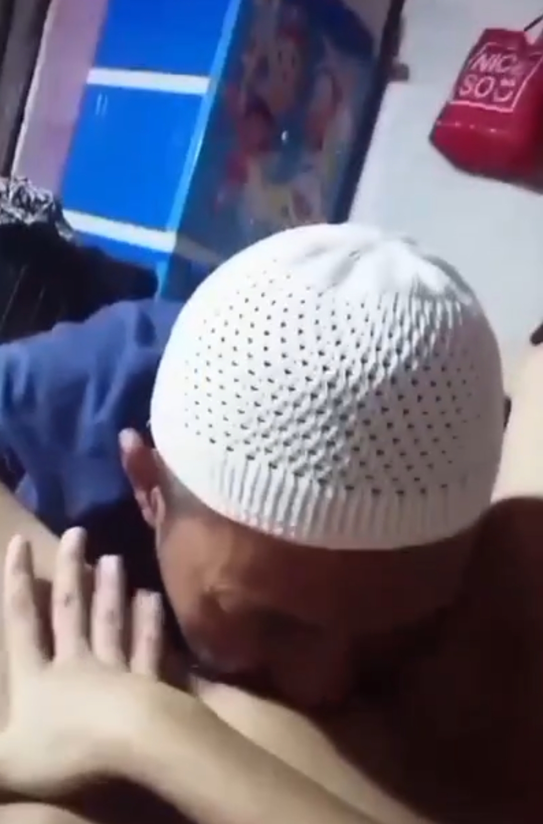 Ayah Kamu Tega