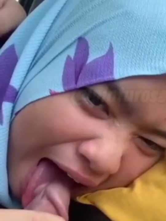 Si Hijab Hyper Agak Kecewa Liat Titit Pacarnya Yang Pendek