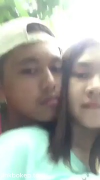 Kakak Adek Maen Bareng Dibelakang Rumah